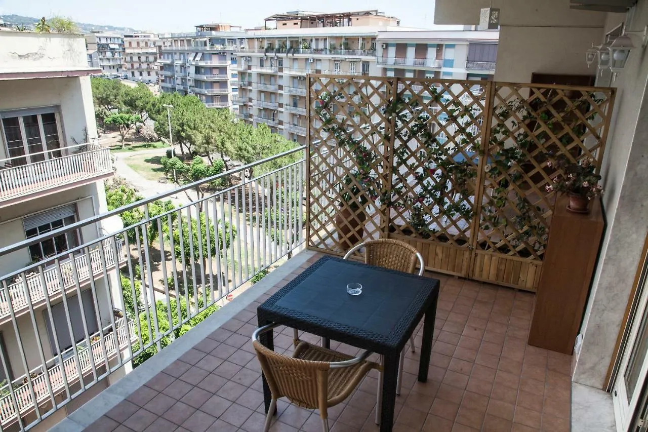 Etna Sea House Bed & Breakfast Catania 3*,