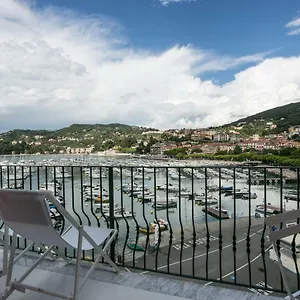 Affittacamere Al Molo Sea View 